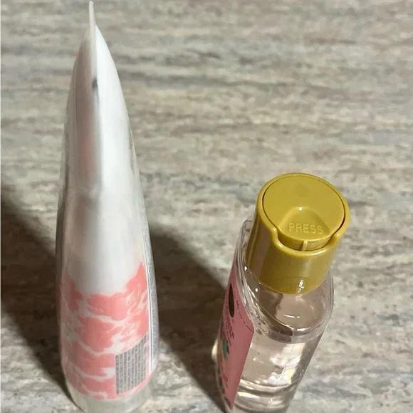 Elariia Cherry Blossom Hand Cream & Bonus Lavender Garden Body Wash - Picture 5 of 6